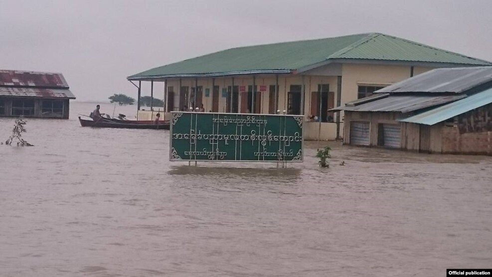 ဧရာဝတီတိုင္း ဟသၤာတ ေရလႊမ္းမိုးေနပံု-သတင္းဓာတ္ပံု ဦးေအာင္သူရိန္(Deputy Director at Ministry of Social Welfare, Relief and Resettlement)
