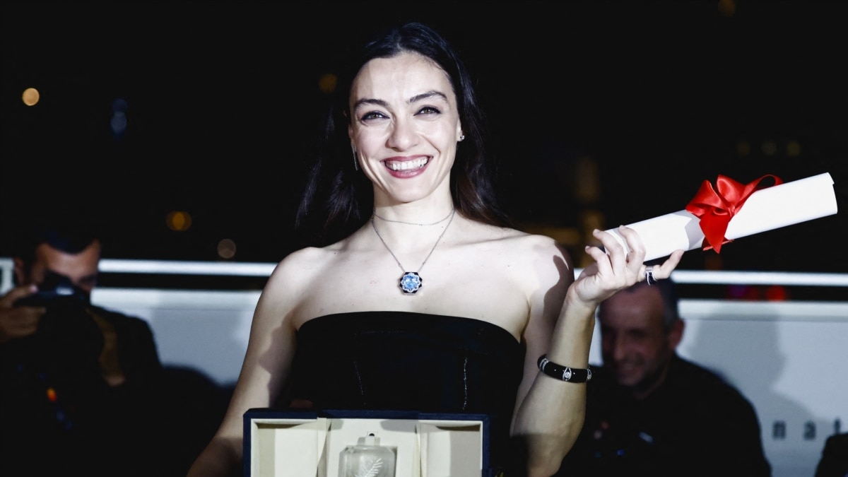 Merve Dizdar Cannes Film Festivali Nde En Iyi Kad N Oyuncu D L N Ald