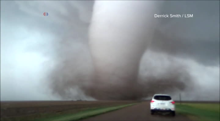 Tornados siguen afectando planicies en el centro de EE.UU.