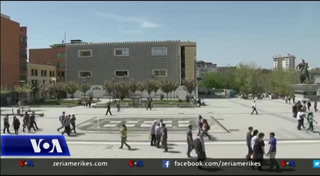 Kosovë, rritet numri i qytetarëve që identifikohen me fenë para përkatësisë kombëtare