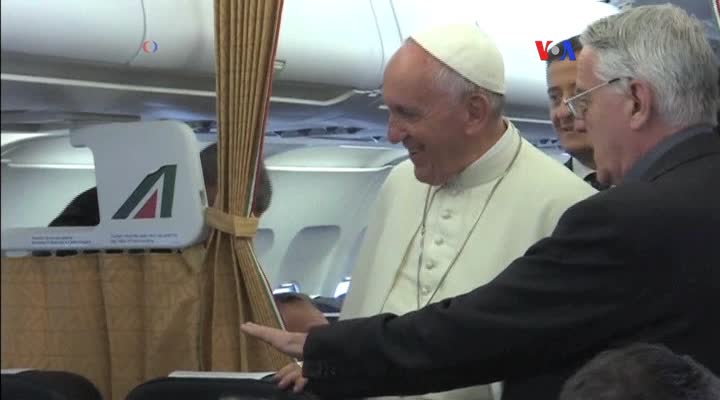 Papa Francisco: Iglesia debe disculpa a los homosexuales