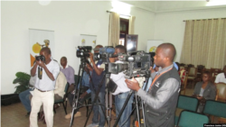 Jornalistas angolanos qurem acordo salarial com os media privados -3:31