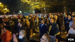 Učesnici protesta u Podgorici (Foto: VOA/Jovo Radulović)