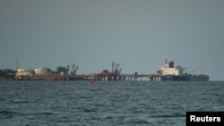 Танкер «Суворовский проспект» под флагом Либерии на разгрузке нефти в порту Матансас, Куба, 16 июля 2022 года