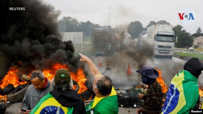 En Fotos | Derrota de Bolsonaro en las urnas aviva protestas de camioneros en Brasil