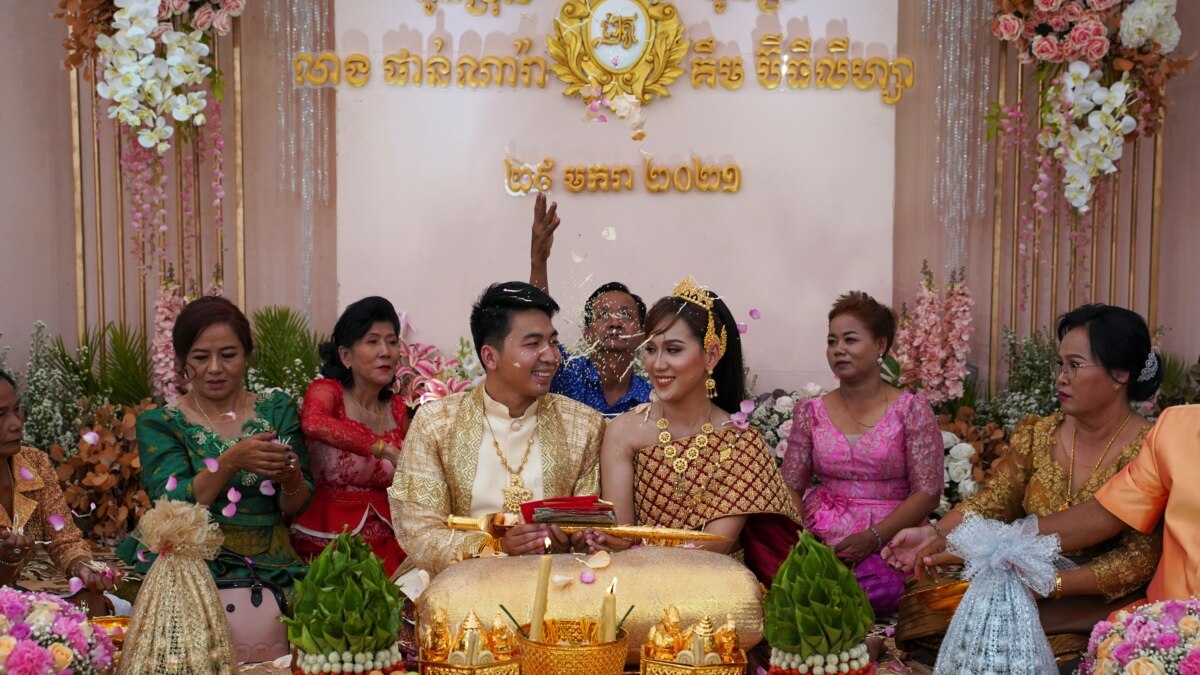 Cambodian Couple Finally Tie The Knot With Glittering Ceremony After ...