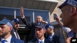 Benjamin Netanyahu, former Israeli Prime Minister and the head of Likud party, waves to his supporters during a national election, in Ashkelon, Israel, Nov. 1, 2022. 