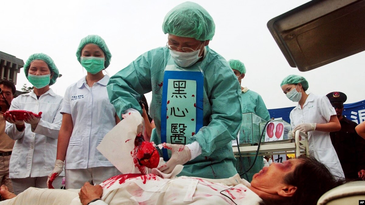 Từ năm 2006 đã có những cáo buộc về hoạt động mổ cưỡng bức lấy nội tạng từ người còn sống ngay tại bệnh viện nhà nước ở Trung Quốc để bán với giá ít nhất là trăm ngàn, thậm chí hai trăm ngàn Đô la Mỹ. (Ảnh: Pinterest)