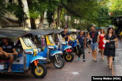 Poezdda Xitoy porno onlayn