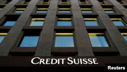 Três directores do Crédit Suisse e Privinvest acusados