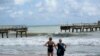 Vista de la costa de Miami Beach, en Florida, el 9 de noviembre de 2022, horas antes de la llegada del huracán Nicole. [Foto: Antoni Belchi, VOA]