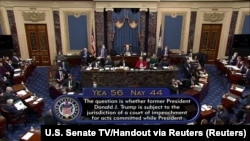 参议院电视画面显示美国参议院就是否应该就已经卸任的前总统特朗普进行弹劾审判进行表决。(2021年2月9日)