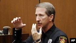 Prosecution witness and paramedic Richard Senneff testifies in Dr. Conrad Murray's involuntary manslaughter trial in the death of pop star Michael Jackson in Los Angeles, September 30, 2011.