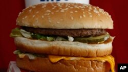 麦当劳的招牌产品“巨无霸”现在还行销世界一百多个国家。