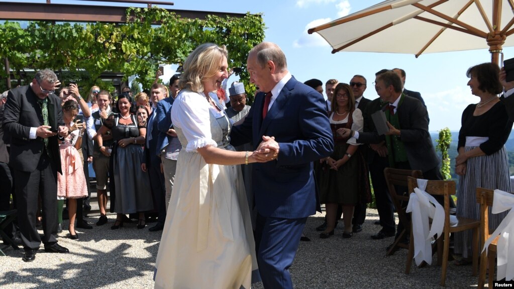ÐÐ¾Ð»Ð¾Ð´Ð¸Ð¼Ð¸Ñ ÐÑÑÑн ÑанÑÑÑ Ð½Ð° веÑÑÐ»Ð»Ñ Ð¼ÑнÑÑÑÑа закоÑдонниÑ
ÑпÑав ÐвÑÑÑÑÑ ÐаÑÑн ÐнайÑлÑ, 18 ÑеÑÐ¿Ð½Ñ 2018 ÑокÑ