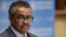 Direktur Jenderal WHO Tedros Adhanom Ghebreyesus menghadiri konferensi pers di tengah wabah COVID-19 di markas WHO di Jenewa Swiss, 3 Juli 2020. (Foto: Fabrice Coffrini via REUTERS)