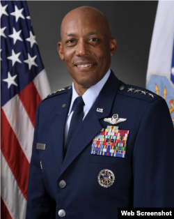 美國空軍參謀長C·Q·布朗上將。