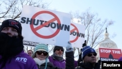 Акция протеста федеральных служащих в Вашингтоне 10 января