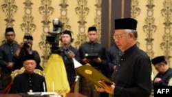 Thủ tướng Najib Razak tuyên thệ nhậm chức 6/5/13