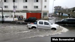 Estrada em Luanda, depois da chuva de 16 de Março 2021. Angola 