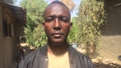 Tibegué Iré Landry alias KKJ, un tenancier à N'Djamena, le 1er janvier 2020. (VOA/André Kodmadjingar)