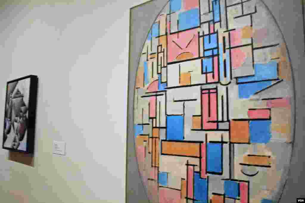 El MoMa (The Museum of Modern Art) es uno de los museos más conocidos de la ciudad de Nueva York por su cosmopolita selección de arte contemporáneo. La entrada cuesta 25 dólares, con acceso gratuito los viernes