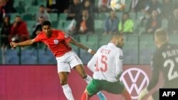 Marcus Rashford, à gauche, marque contre la Bulgarie, Sofia, le 14 octobre 2019. 