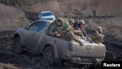 Украинские военные близ Бахмута. Март 2023 г. 
