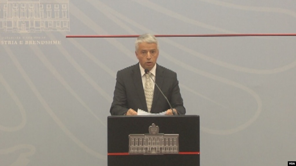 Debatet për statusin ushtarak të Lleshit