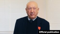  Tahir Salahov Fransanın "Şərəf Legionu" ordeninin zabit dərəcəsi ilə təltif edilib