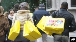 Υποχώρησε η εμπιστοσύνη καταναλωτών και οι τιμές ακινήτων