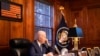 El presidente estadounidense, Joe Biden, conversa con su homólogo ruso, Vladimir Putin, desde Camp David, EE. UU., el 12 de febrero de 2022.