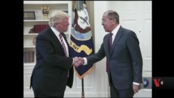 Трамп заявив, що, як президент, він має повне право ділитися інформацією з Росією. Відео