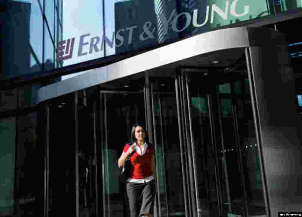 Ernst &amp; Young 46% dos empregados são mulheres. 46% dos gerentes sénior são mulheres.