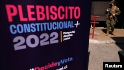 Los chilenos votan el domingo 4 de septiembre de 2022 durante un plebiscito que dará el sí o el no a una nueva propuesta de Constitución.