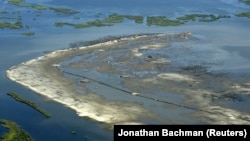 Proyek Pipa Sedimen Jarak Jauh Sungai Mississippi terlihat di Plaquemines Parish, Louisiana, 25 Agustus 2015. (Foto: REUTERS/Jonathan Bachman)