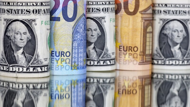 El euro y la libra esterlina se desploman por débiles datos de comercio y temor a recesión