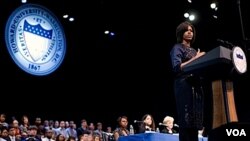 Michelle Obama dio un discurso ante miles de jóvenes en Washington sobre los beneficios de estudiar en el extranjero.