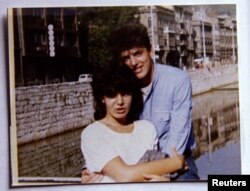 Admira Ismić i Boško Brčkić neposredno nakon završetka srednje škole 1985. Godine, Sarajevo.