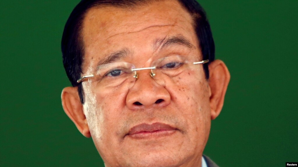 រូបឯកសារ៖ លោកនាយករដ្ឋមន្ត្រី ហ៊ុន សែន ចូលរួមសម្ពោធផ្លូវជាតិលេខ១ ដែលត្រូវបានសាងសង់ឡើងដោយជំនួយពីប្រទេសជប៉ុន នៅរាជធានីភ្នំពេញ កាលពីថ្ងៃទី១៣ ខែមីនា ឆ្នាំ២០១៨។