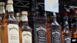 Archivo - Jack Daniel's, una de las marcas más populares de whiskey estadounidense, será beneficiada por el alivio arancelario de México y Canadá.