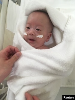 نوزاد ژاپنی، با وزن ۳.۲ کیلوگرم و سالم مرخص شد.