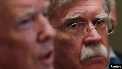 Cố vấn Bolton và Tổng thống Trump.