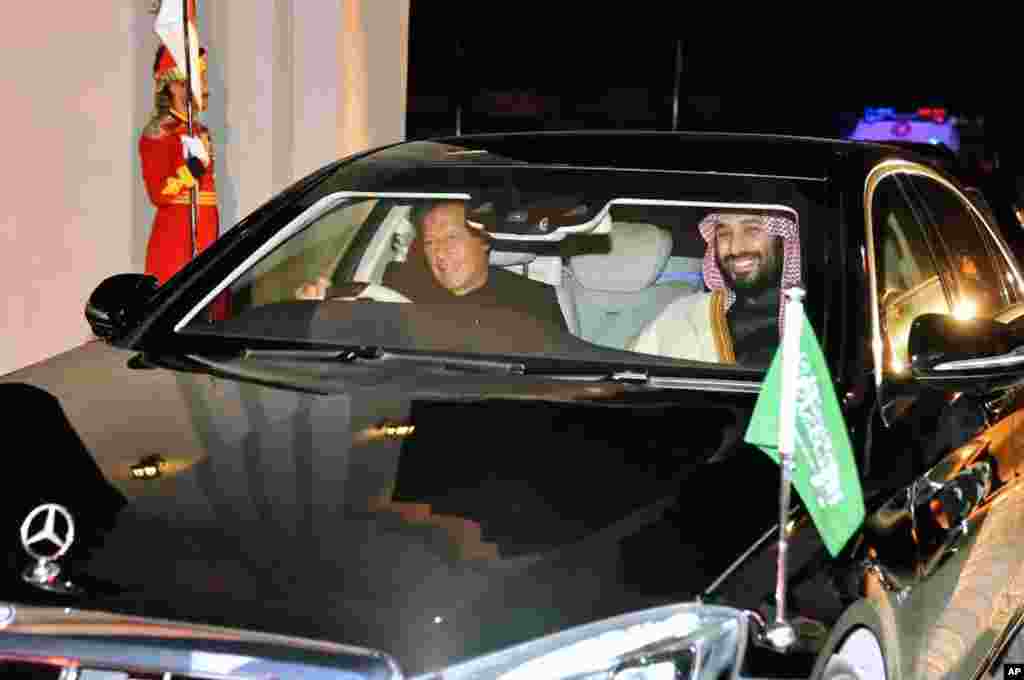 وزیر اعظم عمران خان گاڑی خود ڈرائیو کرتے ہوئے سعودی ولی عہد کو وزیر اعظم ہاؤس لے کر گئے۔