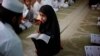 Pengadilan tinggi India menunda perintah pengadilan yang lebih rendah yang secara efektif melarang sekolah-sekolah Islam atau madrasah untuk beroperasi di negara bagian terpadat di negara itu. (Foto: REUTERS/Ahmad Masood)