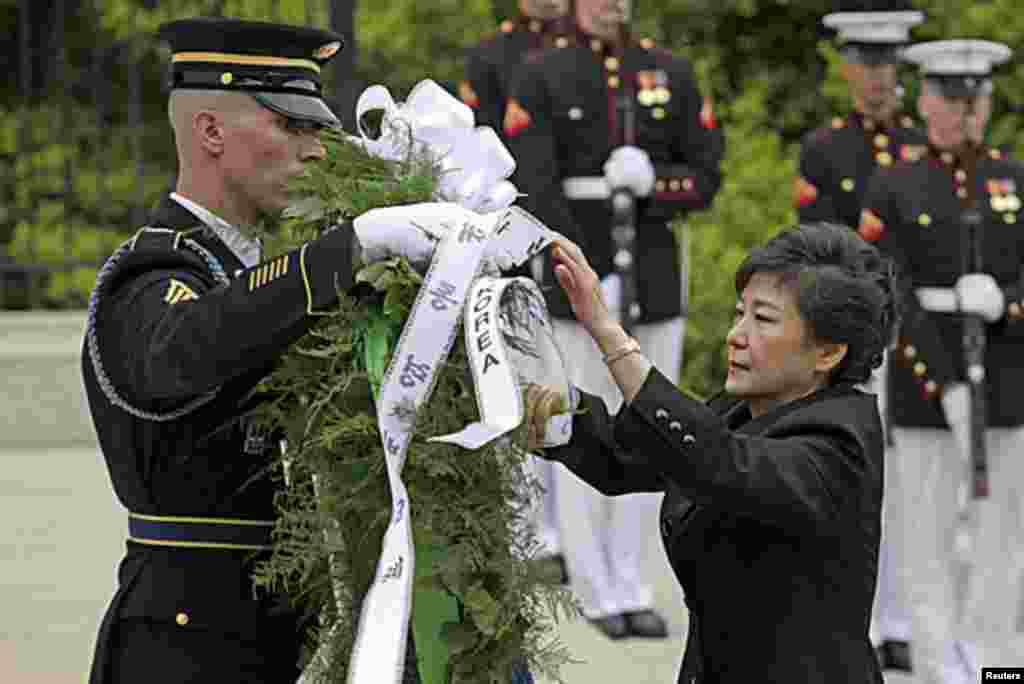 South Korean President Park Geun-hye lays a wreath at the Tomb of the Unknowns at Arlington National Cemetery near Washington, May 6, 2013.