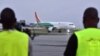 Un avion de la compagnie nationale ivoirienne Air Cote d'Ivoire atterrit à l'aéroport Felix Houphouet-Boigny d'Abidjan, le 18 juillet 2017.