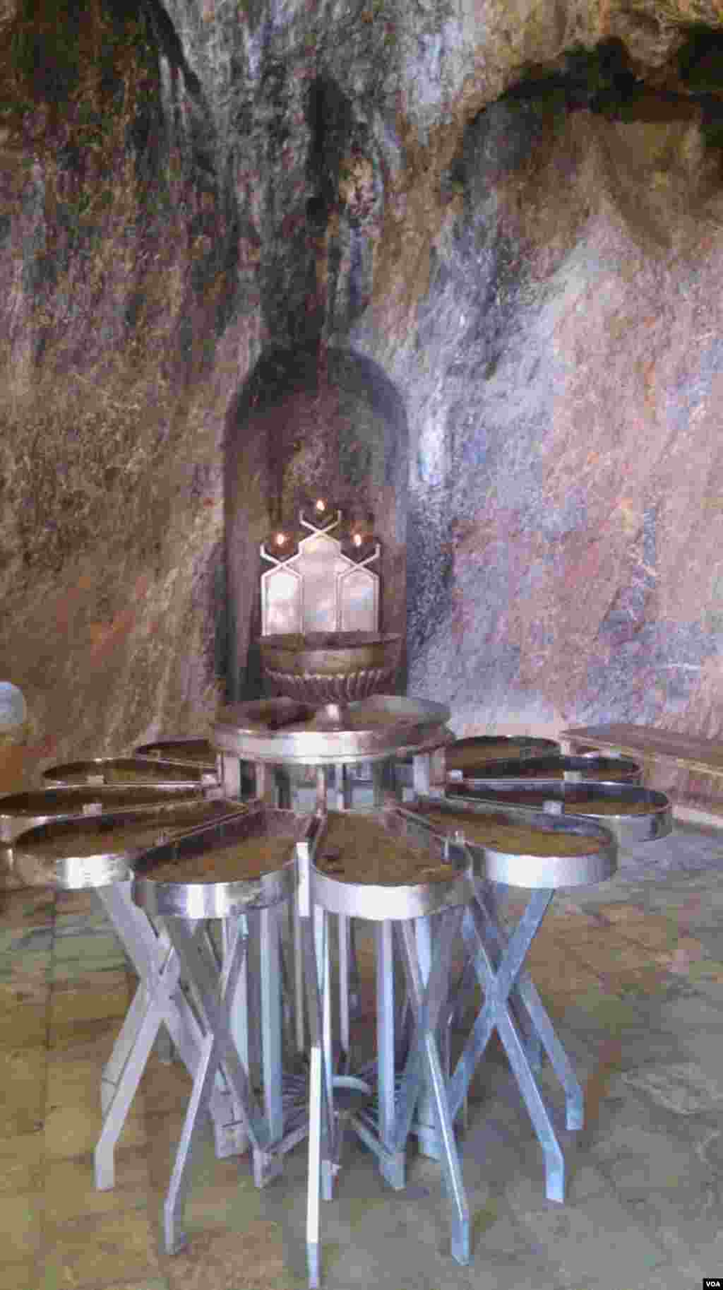 چک چک، زیارتگاه مورد احترام زرتشتیان – یزد عکس: مهدی(ارسالی شما)