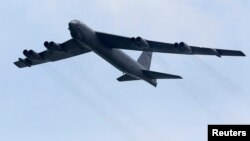 미군의 B-52 전략폭격기.