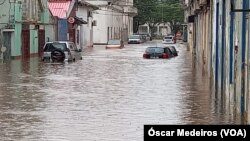 Nesta foto de arquivo, Cidade de São Tomé inundada, São Tome e Príncipe, 28 de Dezembro de 2021